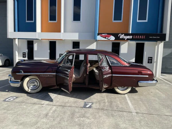 1951-Lincoln-Cosmopolitan-Sport-Sedan