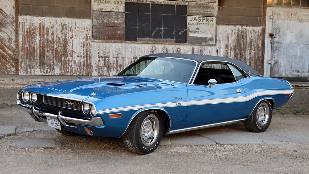 1970 Dodge Challenger RT blue front left.